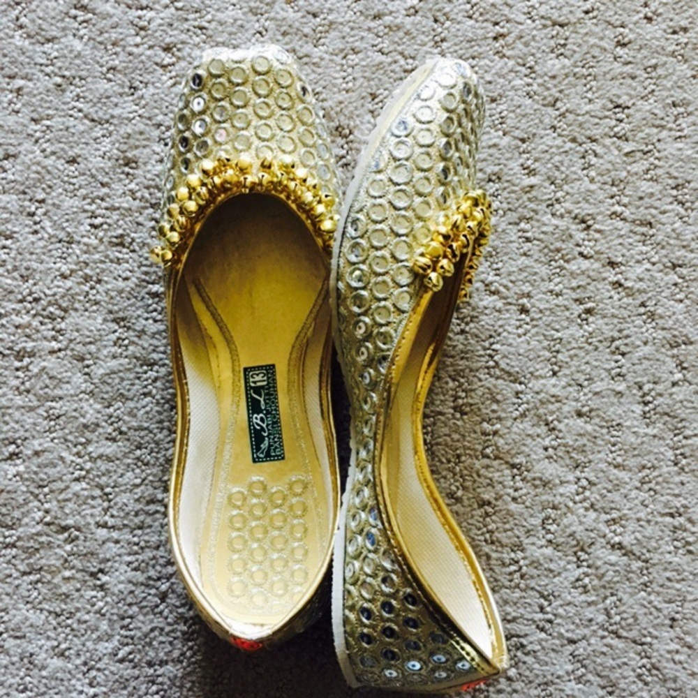 MOVING OUT SOON ! MUST GO! Shoes - Picture 4 of 8